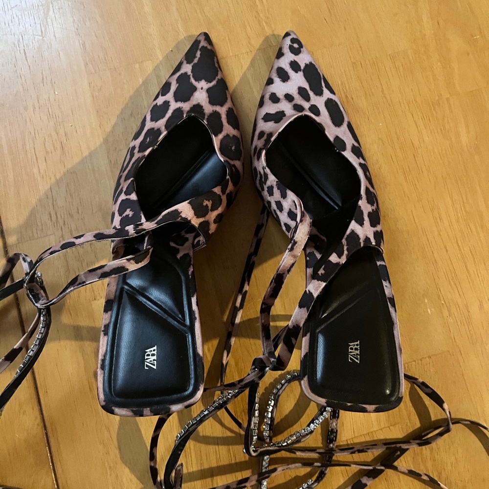 Zara Women's  Leopard print Heels